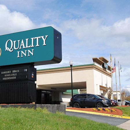 Quality Inn Windsor Mill Exteriör bild
