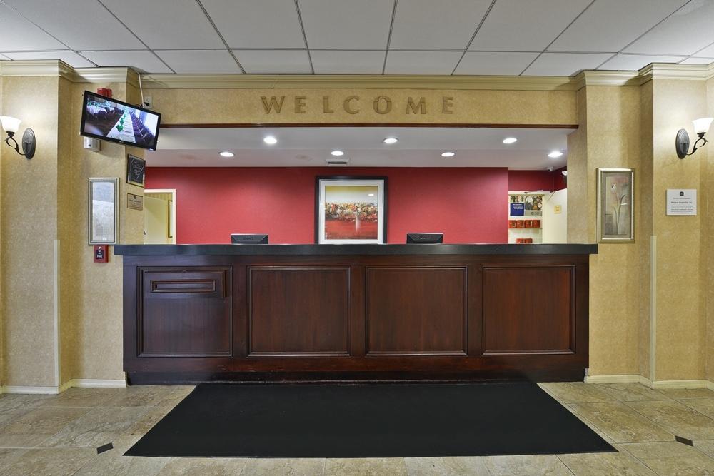 Quality Inn Windsor Mill Exteriör bild