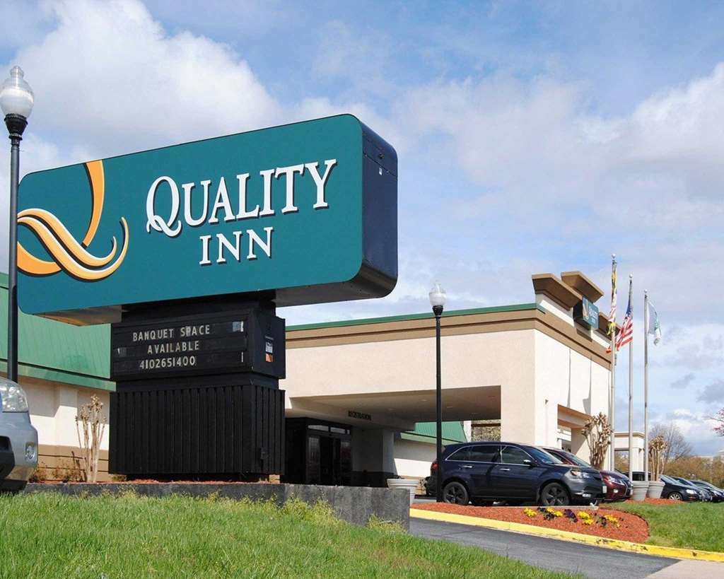 Quality Inn Windsor Mill Exteriör bild